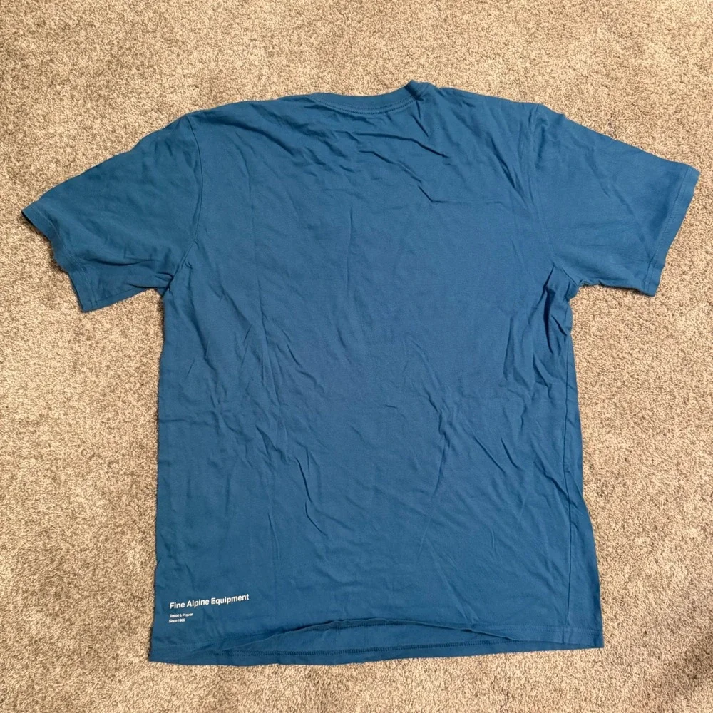 The North Face Mens Blue Graphic Logo Short Sleeve T-Shirt Large Standard Fit